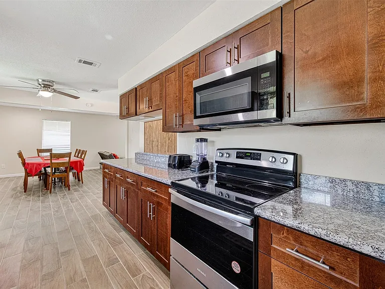 13615 Lynnwood Ln — Photo 19