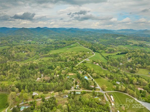 68 Upper White Oak Rd, Mars Hill, NC 28754