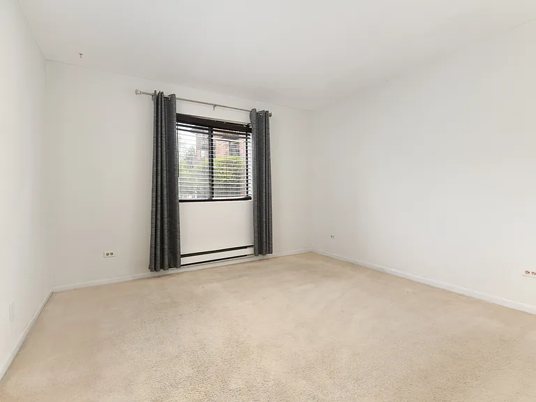 425 Berkshire Dr #16 — Photo 10