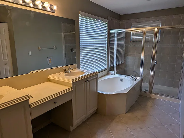 9015 Alexandra Cir — Photo 17