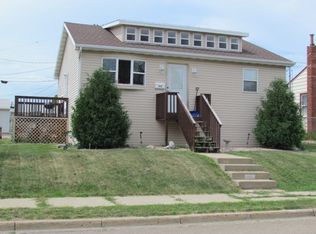 1024 Park St, Minot, ND 58701
