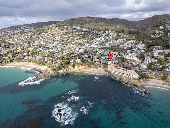 Isolated between Shaw's and Diver's Coves.
