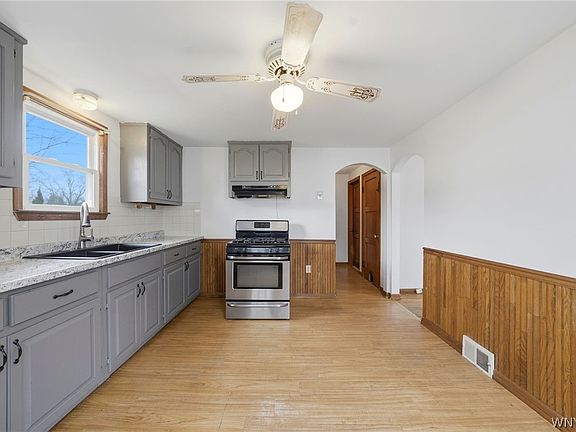 4th image of 795 Mineral Springs Rd