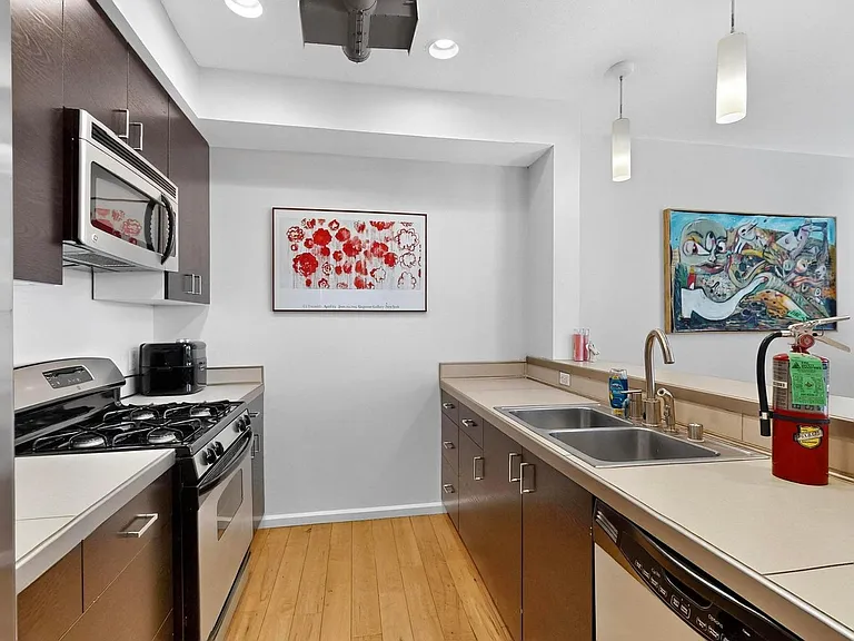 343 Platinum St SW #B — Photo 27