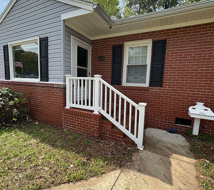 2nd image of 618 Sun Ct