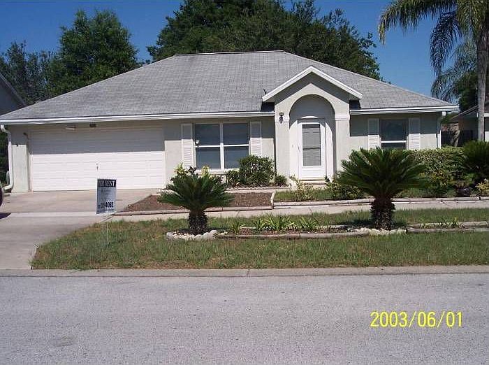 Front View w/2 Car Garage