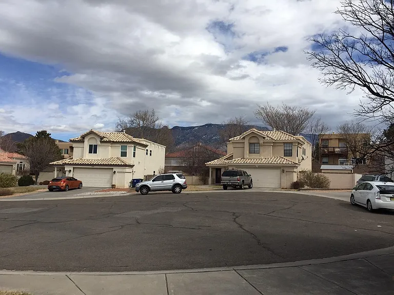 8805 Fremont Ellis Ct NE — Photo 3