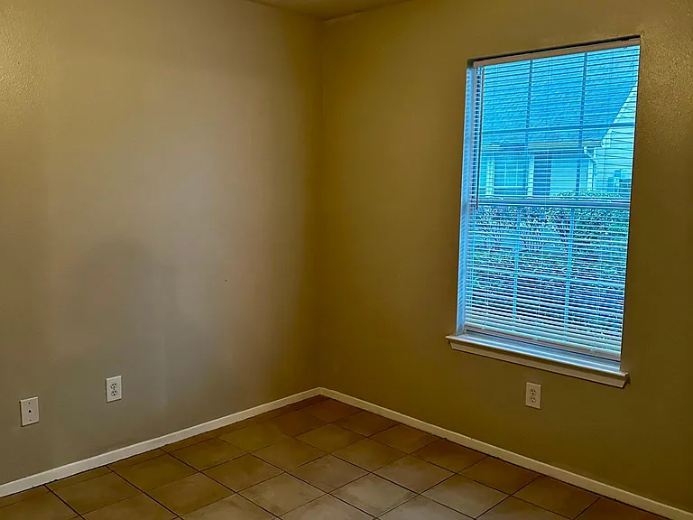 1585 Nichole Woods Dr — Photo 27