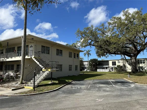 4154 57th St N APT 274, Kenneth City, FL 33709