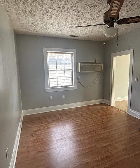 127 W Hickman St #5 — Photo 4