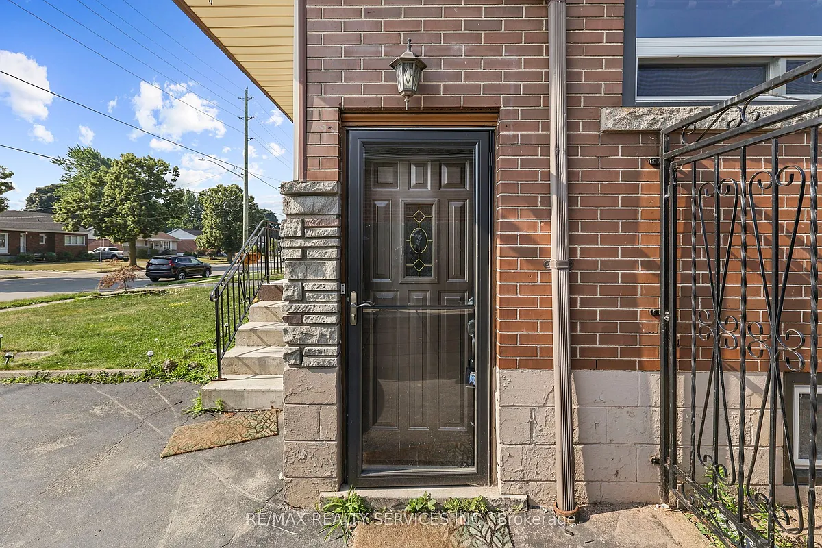 Building Photo - 368 Upper Kenilworth Ave