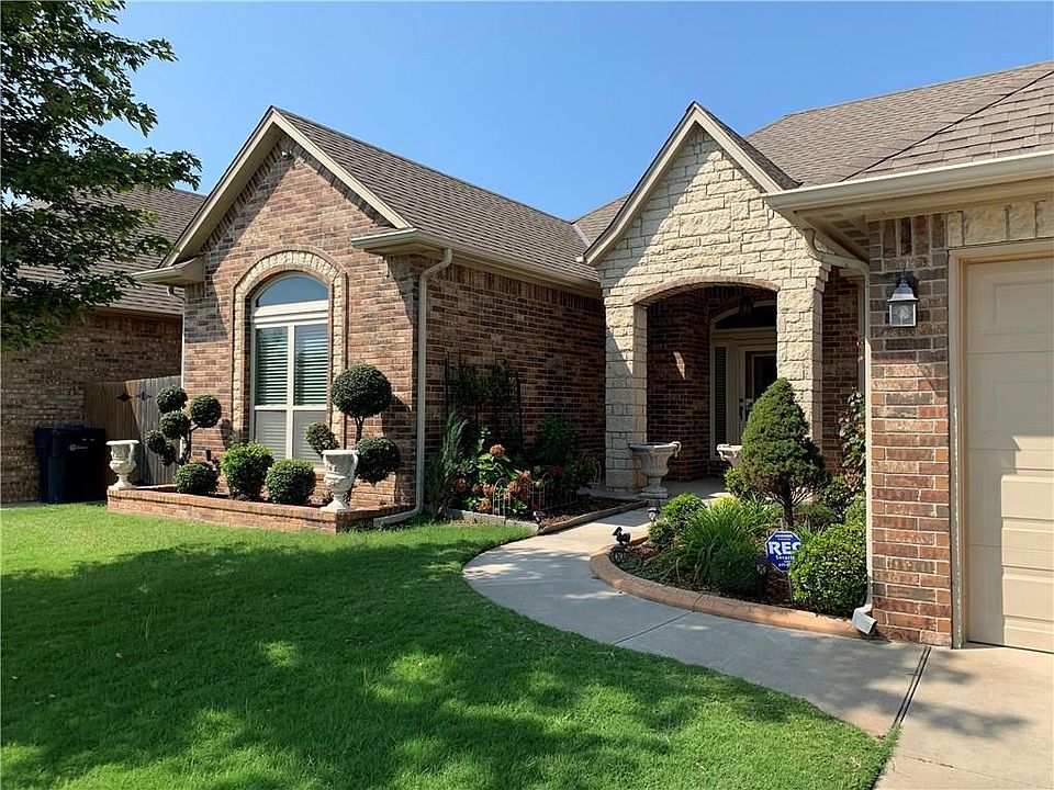 1st image of 12505 Heathfield Ln