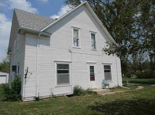 221 W Alice St, Wallace, NE 69169