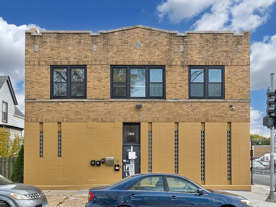 1st image of 4176 W Montrose Ave #4176
