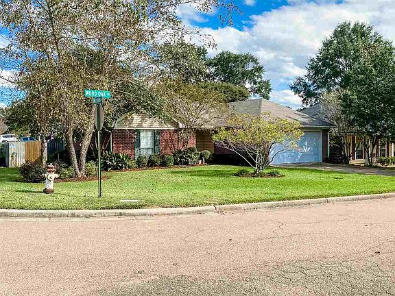 2nd image of 394 Woodoak Dr