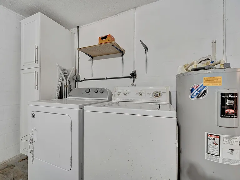 656 Southland Rd — Photo 37
