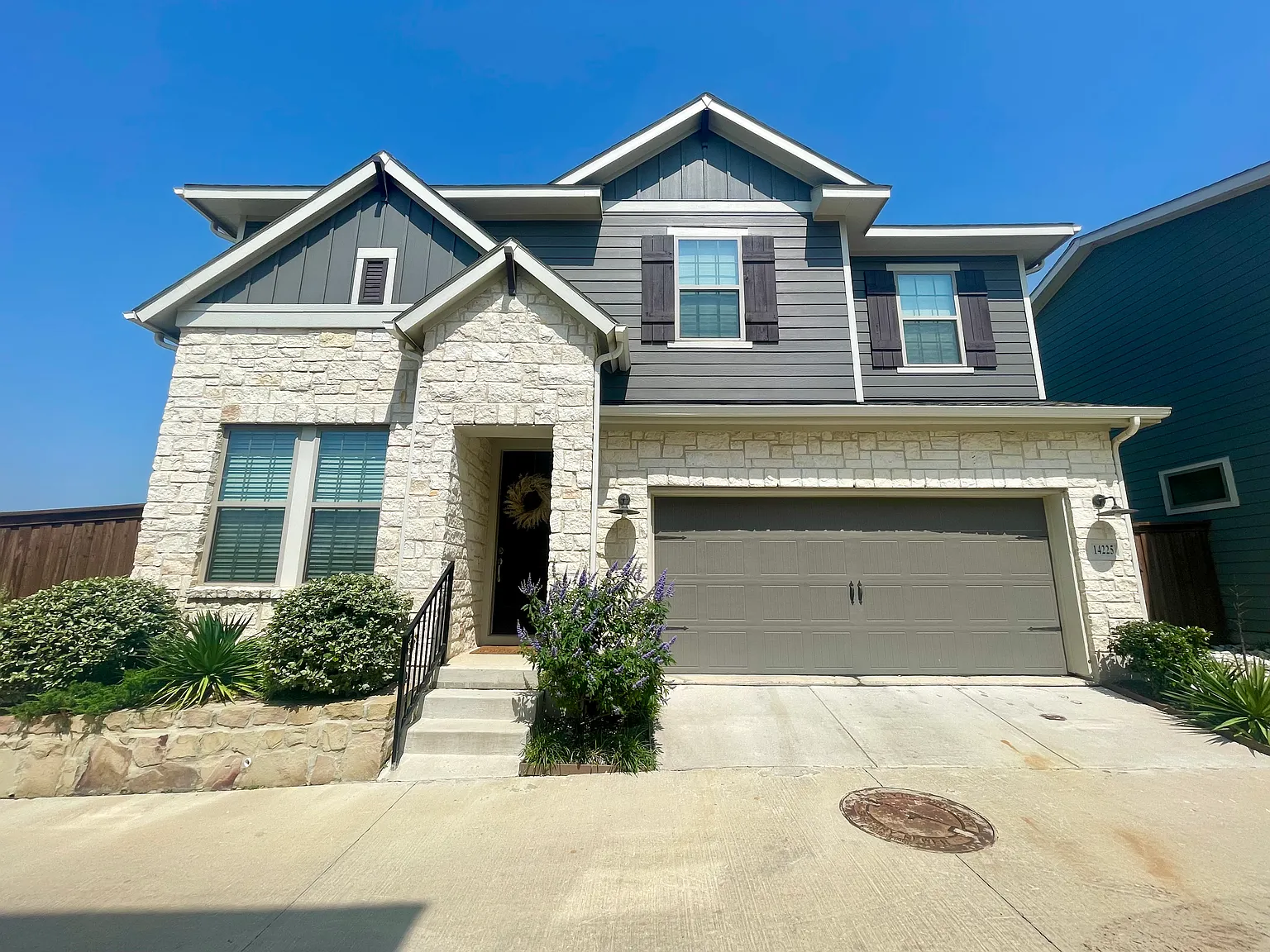 4 bed, 2.5 bath, 1975 sqft, $3,500 — Photo 1