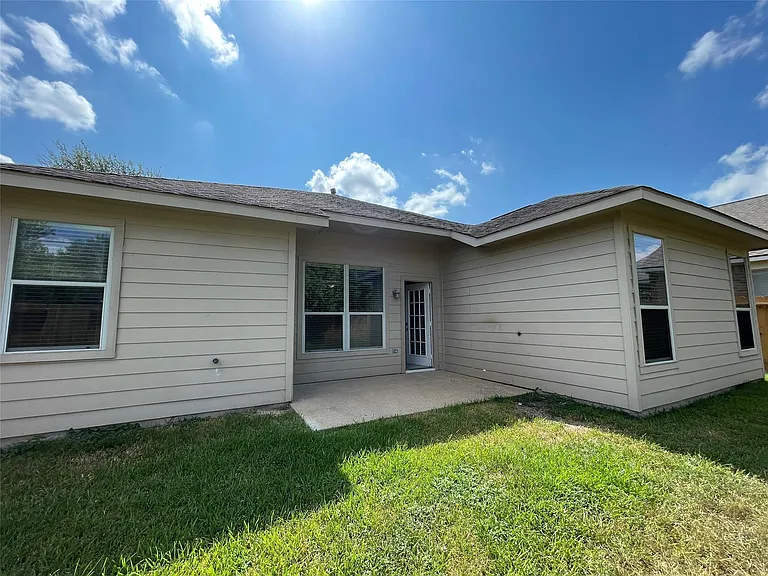 5811 Ranch Riata Ct — Photo 35