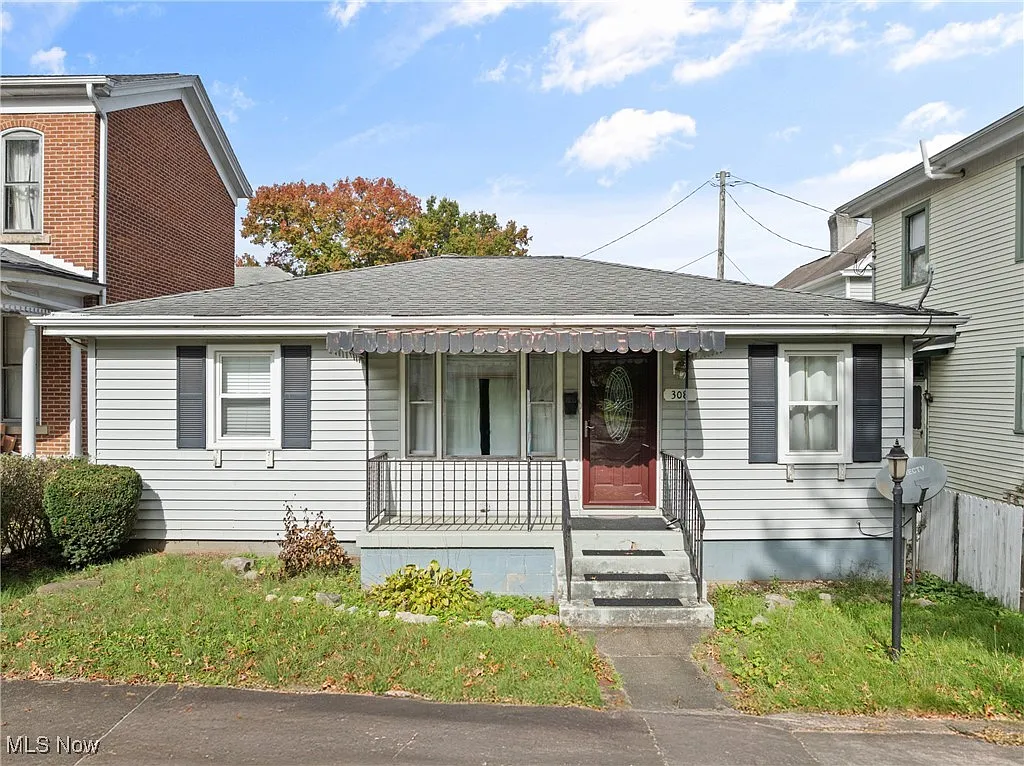 308 Whitely St photo 1