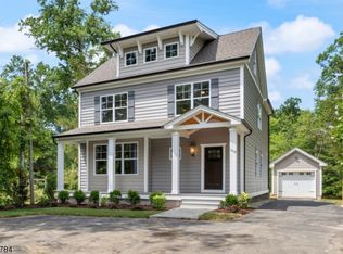 168 Bungalow Ter, Millington, NJ 07946