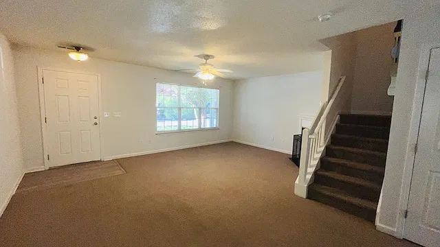 3 bed, 2.5 bath, 1320 sqft, $1,700 — Photo 2