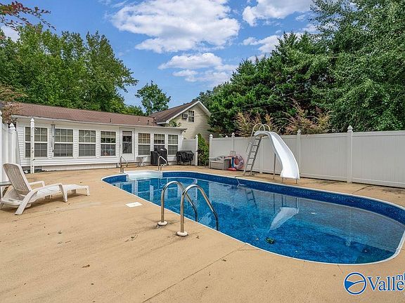 2nd image of 615 6th St NE