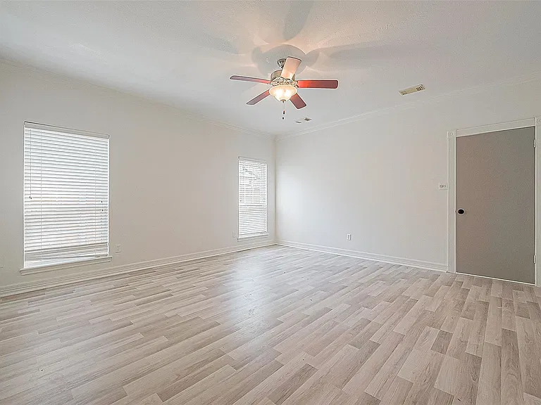 1015 Sugar Lakes Dr — Photo 35