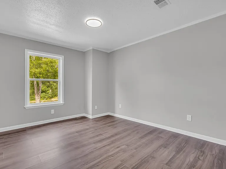 400 Forrest Blvd #13 — Photo 13