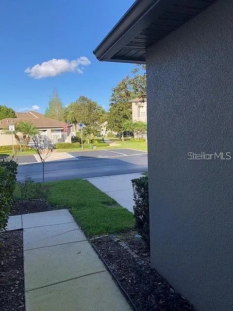 3 bed, 2.5 bath, 1468 sqft, $1,950 — Photo 2