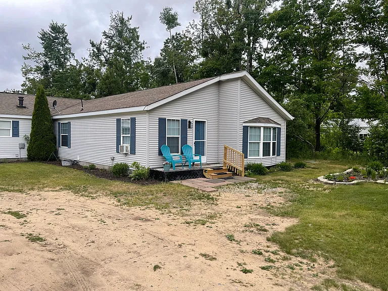 3688 Chester Rd — Photo 14