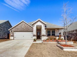 229 Briarwood Ln, Lake Dallas, TX 75065