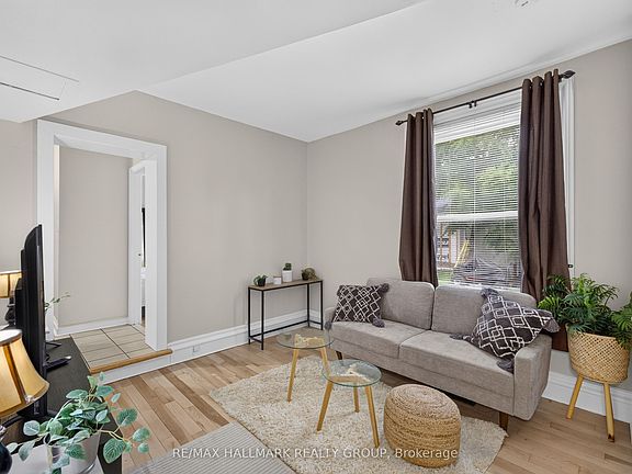 4th image of 20 Russell St W #3