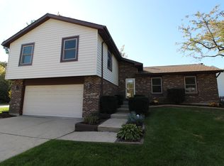 6363 Hastings Ln, Lisle, IL 60532