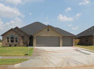 1907 SW Cypress St, Bentonville, AR 72713