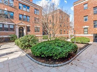 1990 Commonwealth Ave APT 6, Brighton, MA 02135