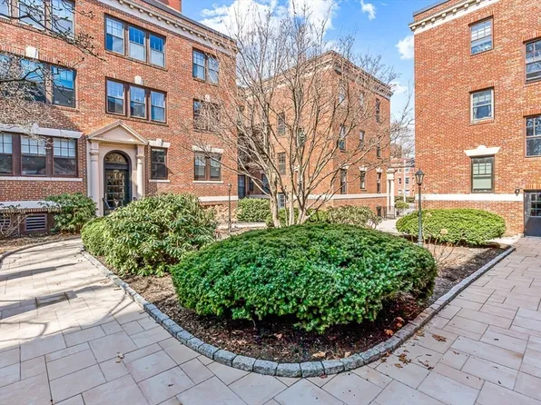 1990 Commonwealth Ave APT 6, Brighton, MA 02135