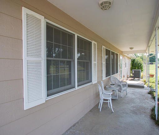4th image of 187 Rose Ln