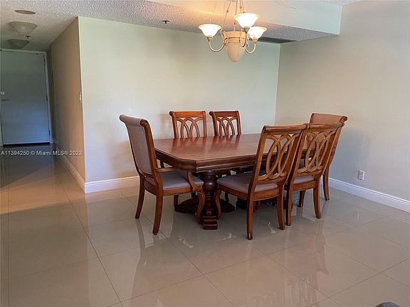 2nd image of 20225 NE 34th Ct APT 211