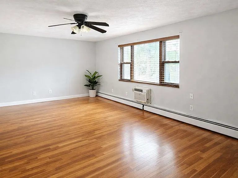 4 Brook Rd #18 — Photo 3