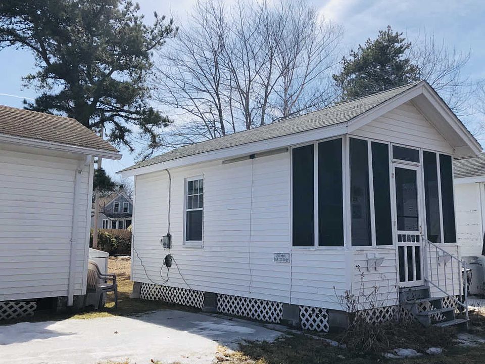 1st image of 9 E Grand Ave #23