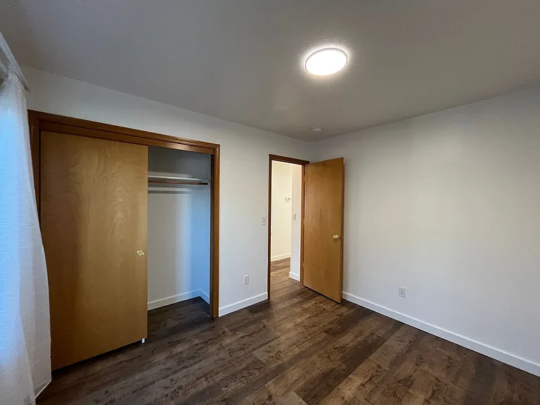 225 W Dartmouth St — Photo 23
