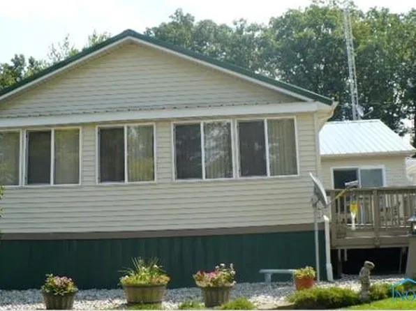 220 Hollywood Blvd, Montpelier, OH 43543