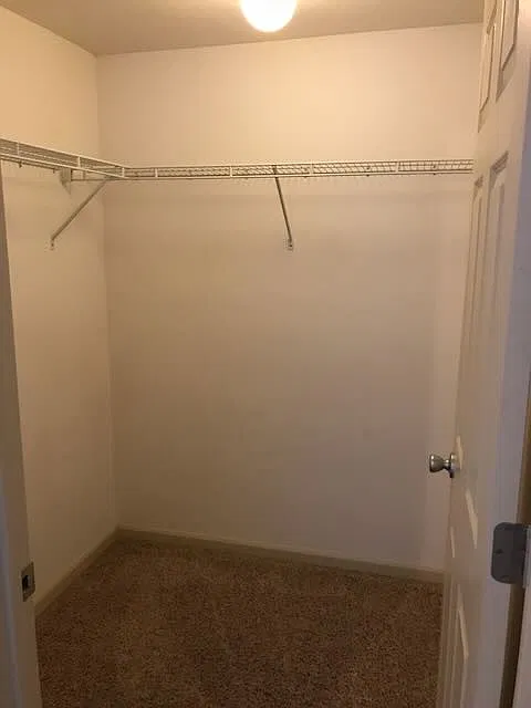 4 bed, 2106 sqft, $2,500 — Photo 4