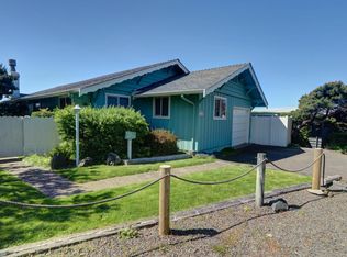 1374 SW Seawoods Ter, Waldport, OR 97394