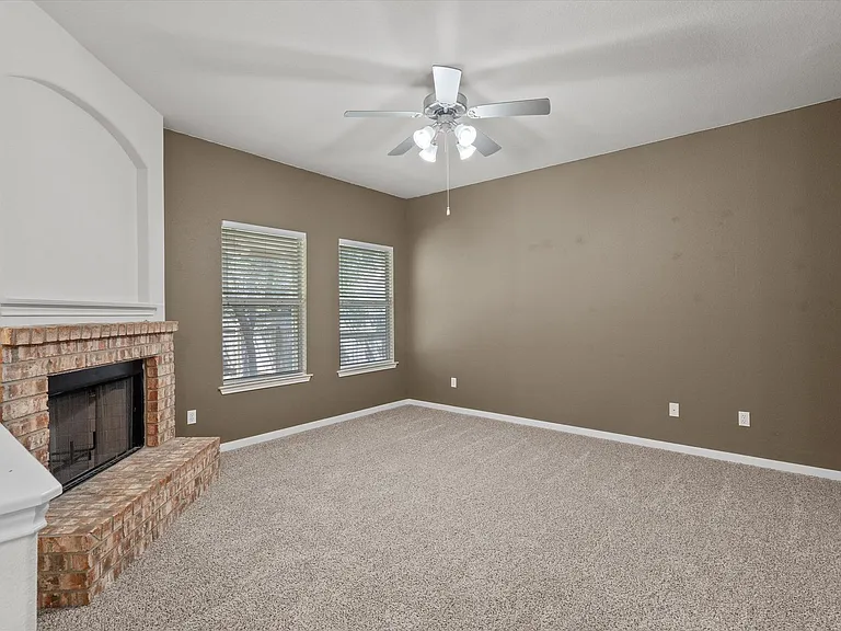 1916 Wheaton Trl — Photo 8