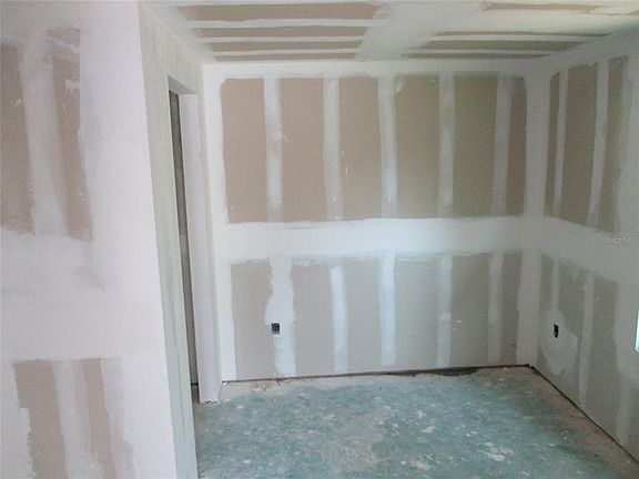5th image of 7925 Bracken Dr