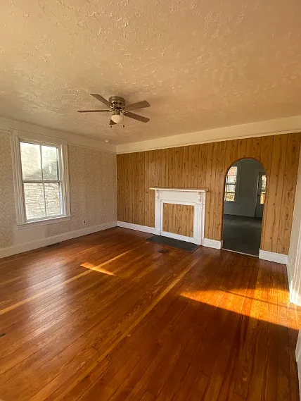 1719 Liberty St — Photo 3