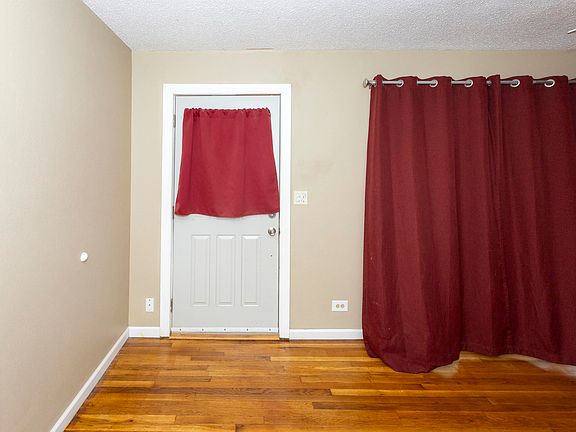 5th image of 1305 N Grand Blvd