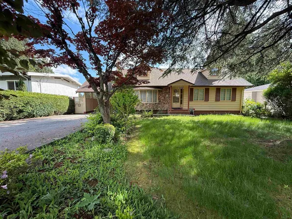 1734 Dansey Ave, Coquitlam, BC V3K 3J2
