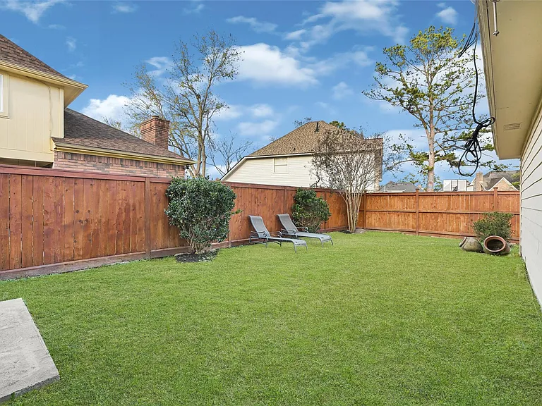 5910 Rolff Ln — Photo 45